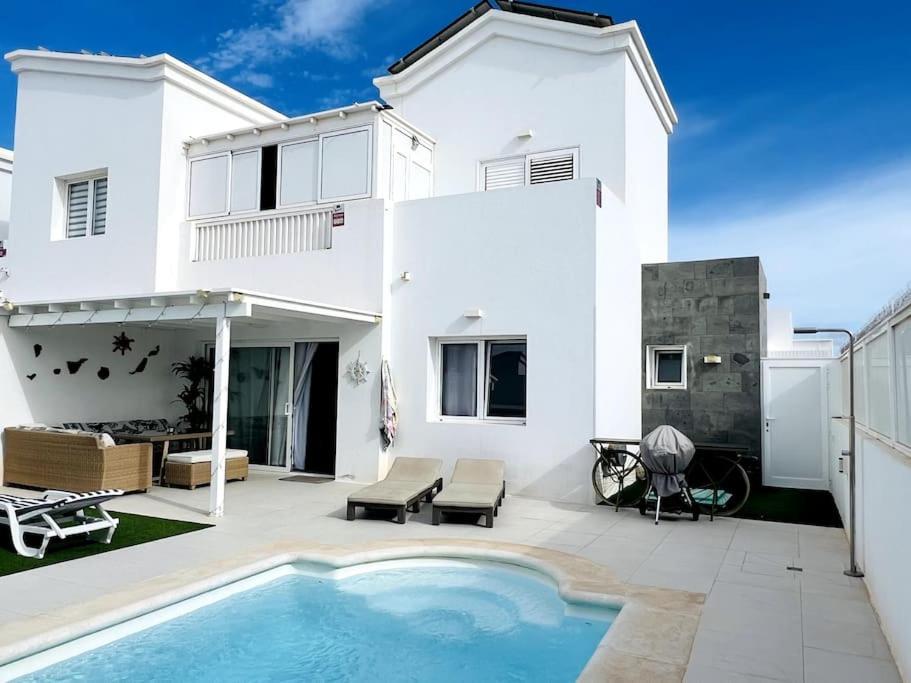 Lovely Villa Sanmar, Heated Pool Плая Бланка Екстериор снимка
