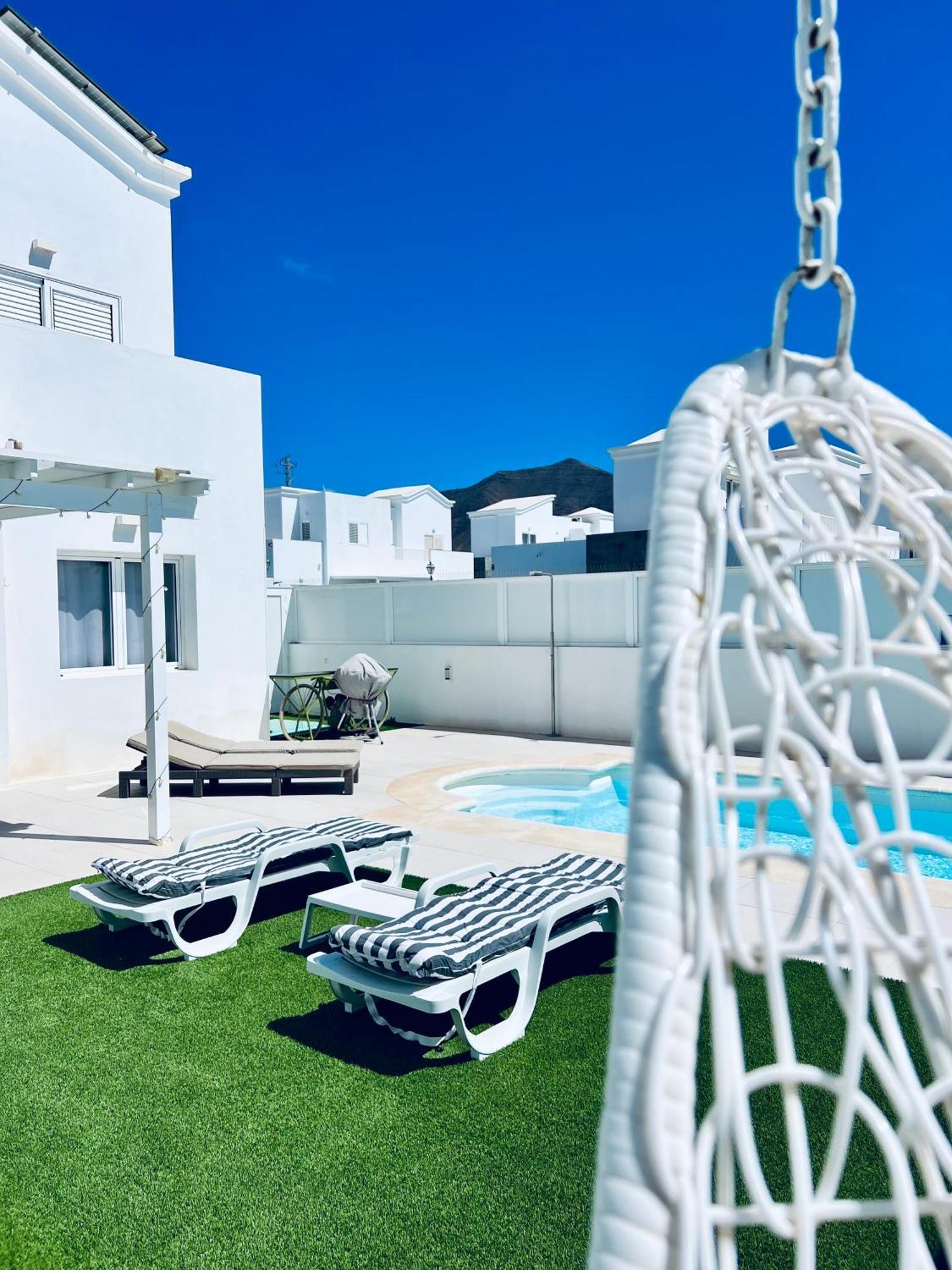 Lovely Villa Sanmar, Heated Pool Плая Бланка Екстериор снимка